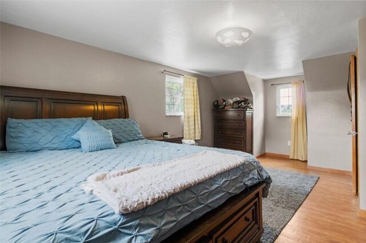 Picture of Home For Sale in Pittsburgh, Pennsylvania, United States