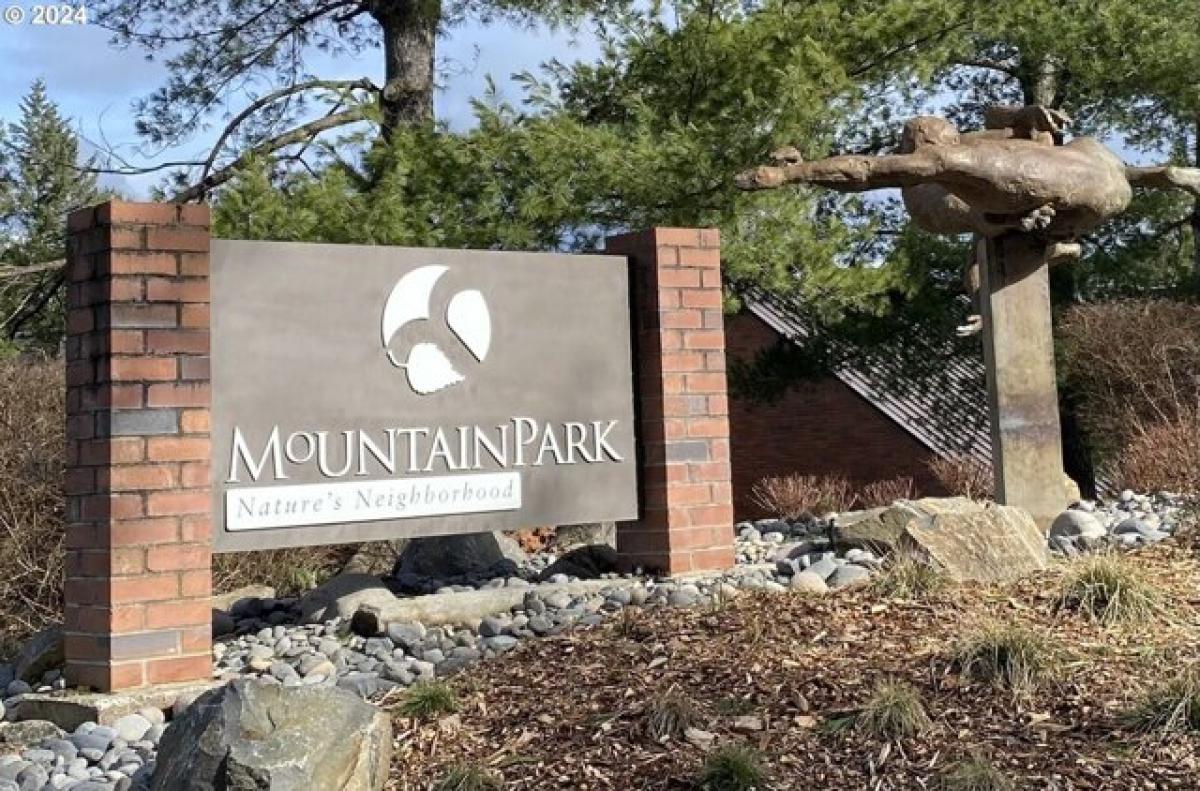 Picture of Home For Sale in Lake Oswego, Oregon, United States