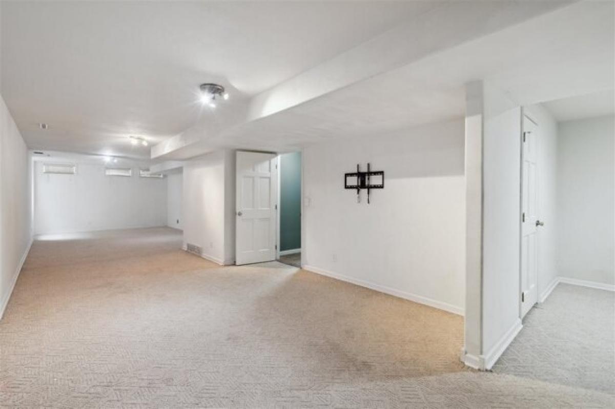 Picture of Home For Sale in Cedar Rapids, Iowa, United States