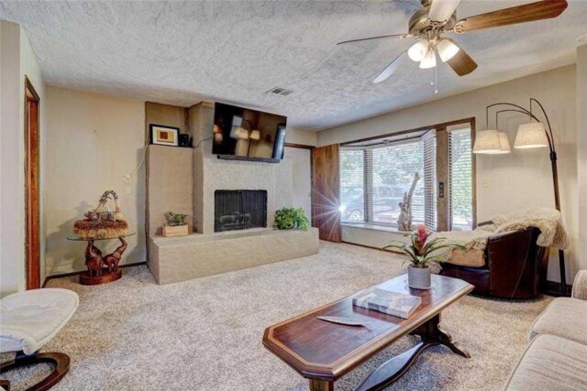 Picture of Home For Sale in Norman, Oklahoma, United States