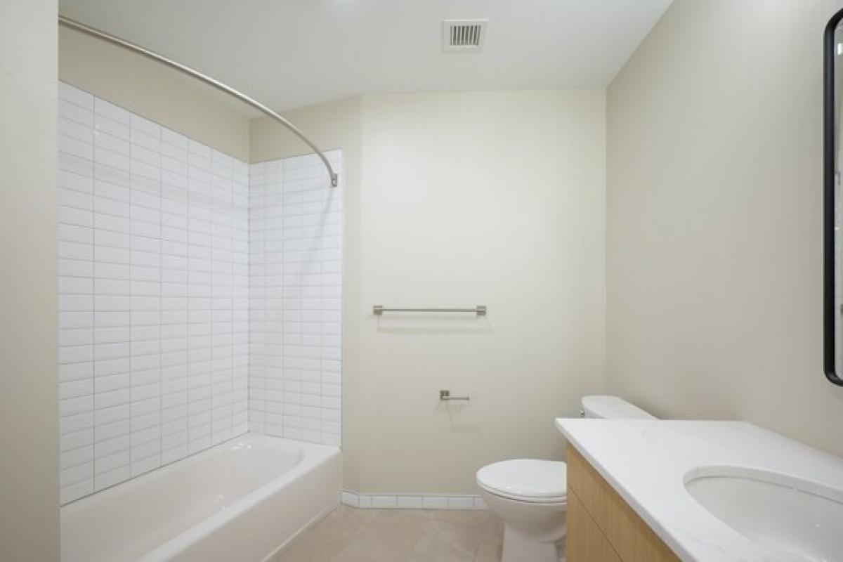 Picture of Home For Sale in Sandpoint, Idaho, United States