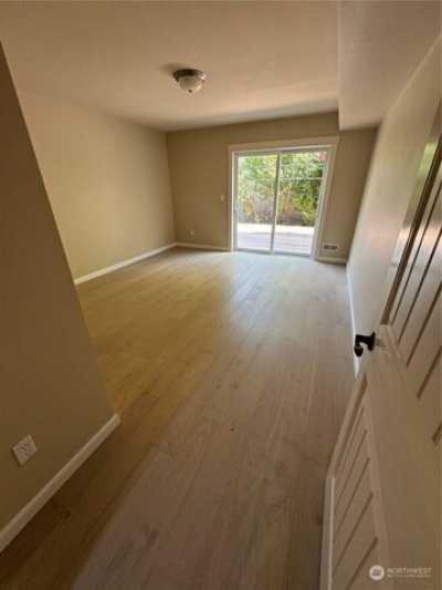 Home For Sale in Bothell, Washington