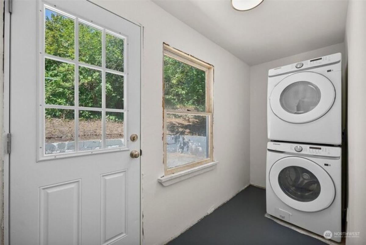 Picture of Home For Sale in Bremerton, Washington, United States