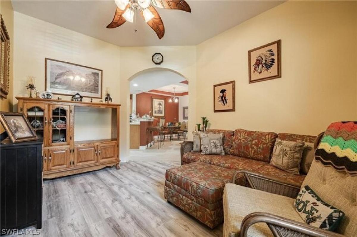 Picture of Home For Sale in Cape Coral, Florida, United States