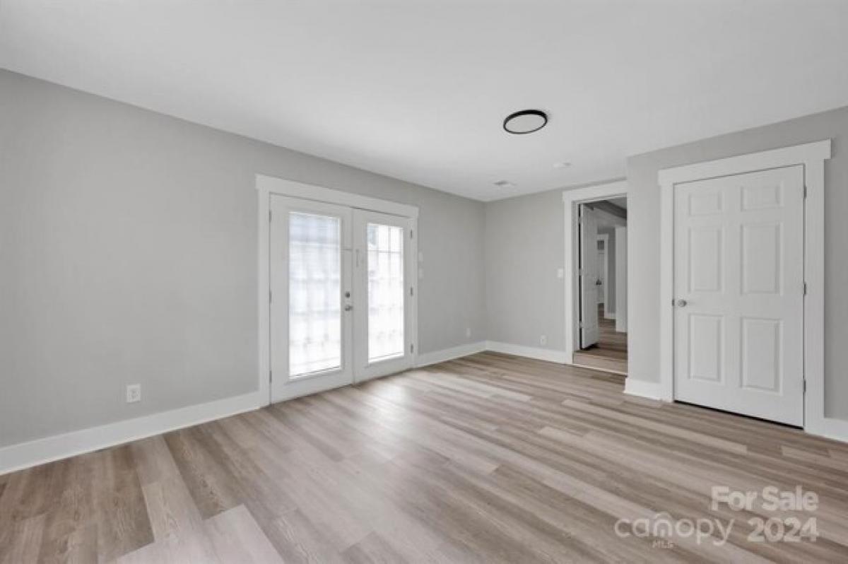 Picture of Home For Sale in Shelby, North Carolina, United States