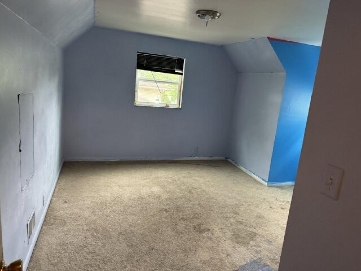 Picture of Home For Sale in Indianapolis, Indiana, United States