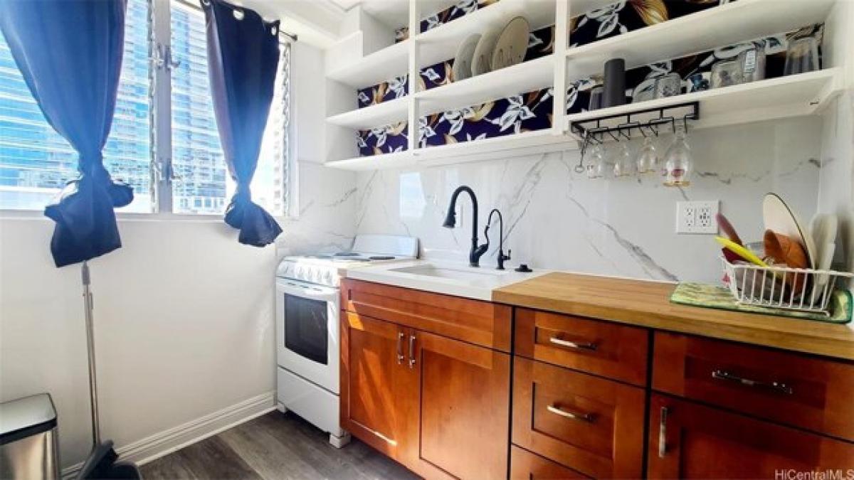 Picture of Home For Sale in Honolulu, Hawaii, United States