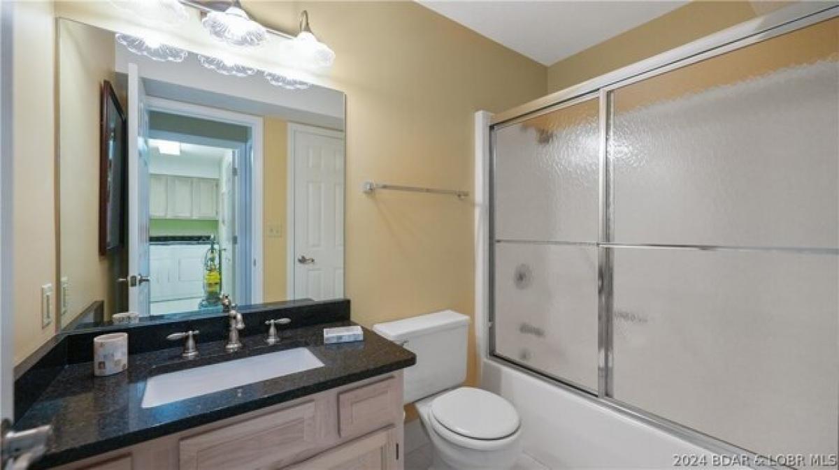 Picture of Home For Sale in Lake Ozark, Missouri, United States