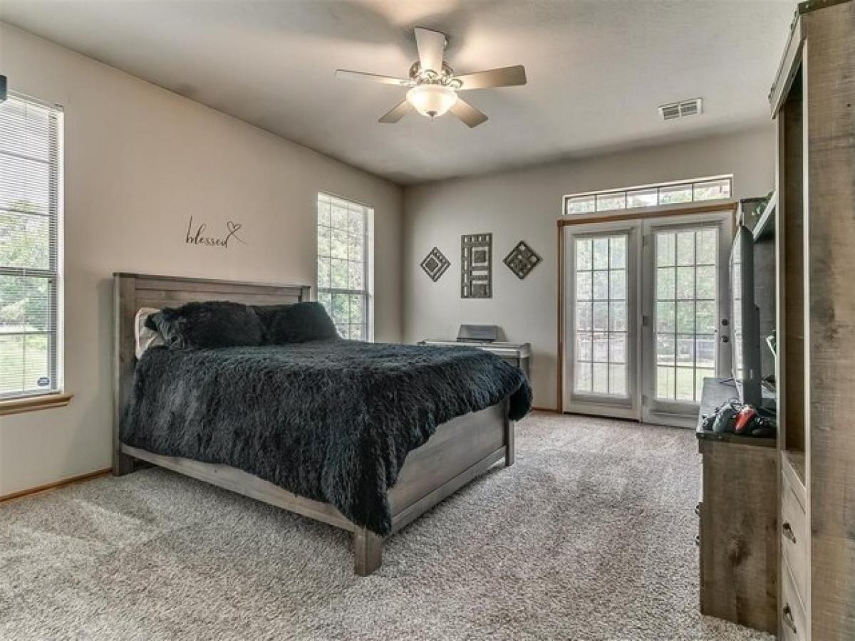 Picture of Home For Sale in Blanchard, Oklahoma, United States