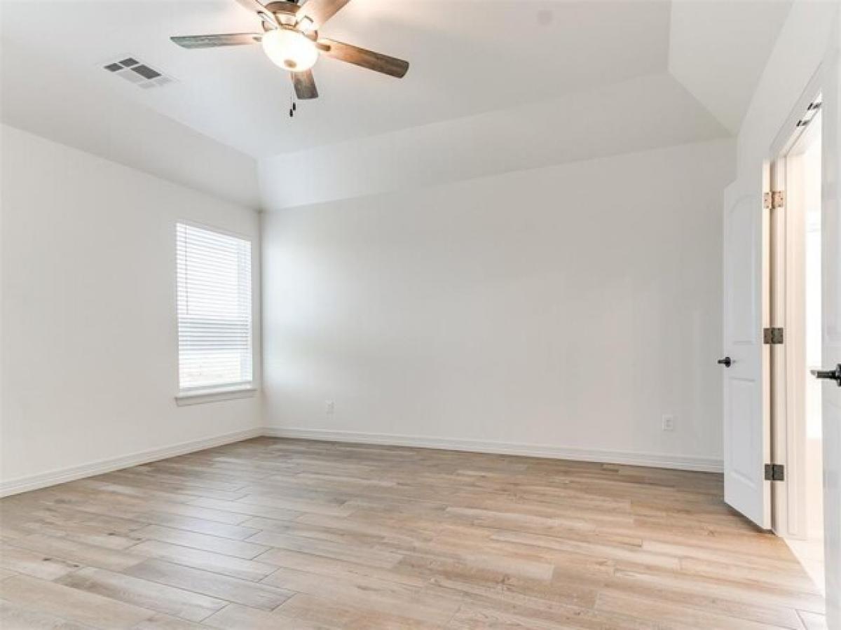 Picture of Home For Sale in Yukon, Oklahoma, United States