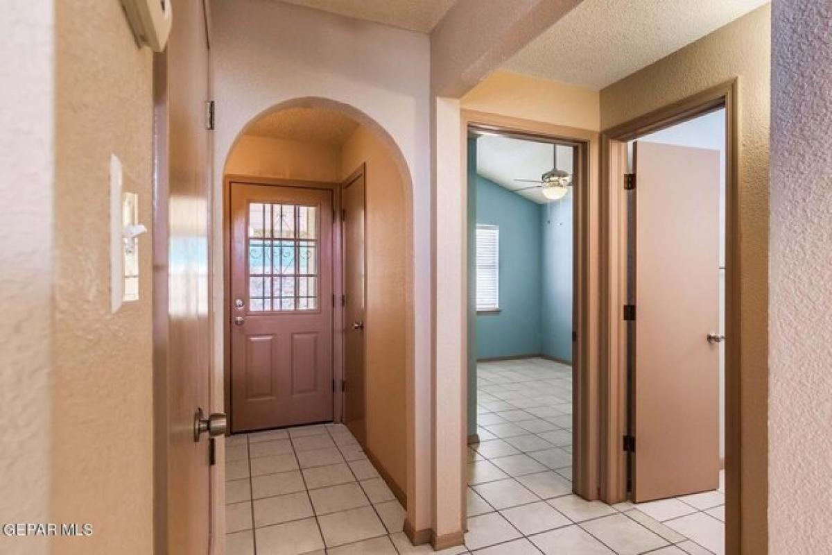 Picture of Home For Sale in El Paso, Texas, United States