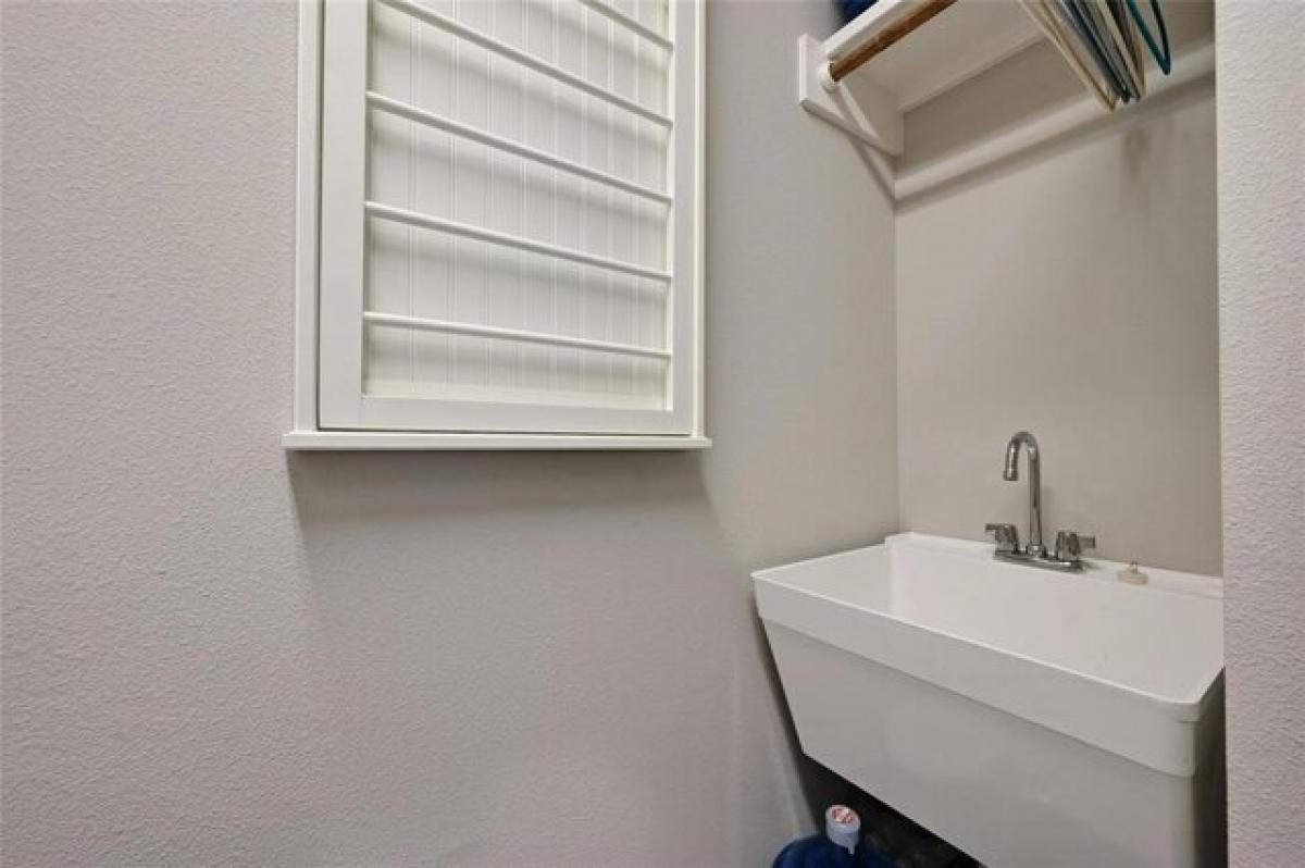 Picture of Home For Sale in Austin, Texas, United States