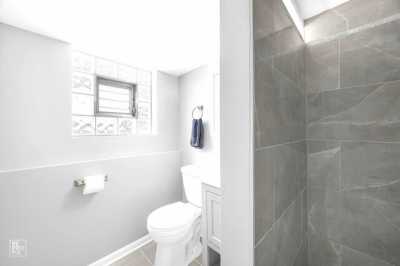 Home For Sale in Oak Lawn, Illinois