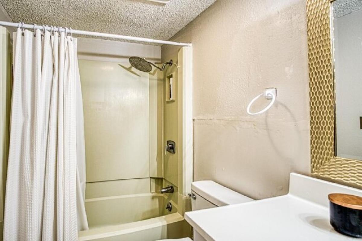 Picture of Home For Sale in Hot Springs Village, Arkansas, United States