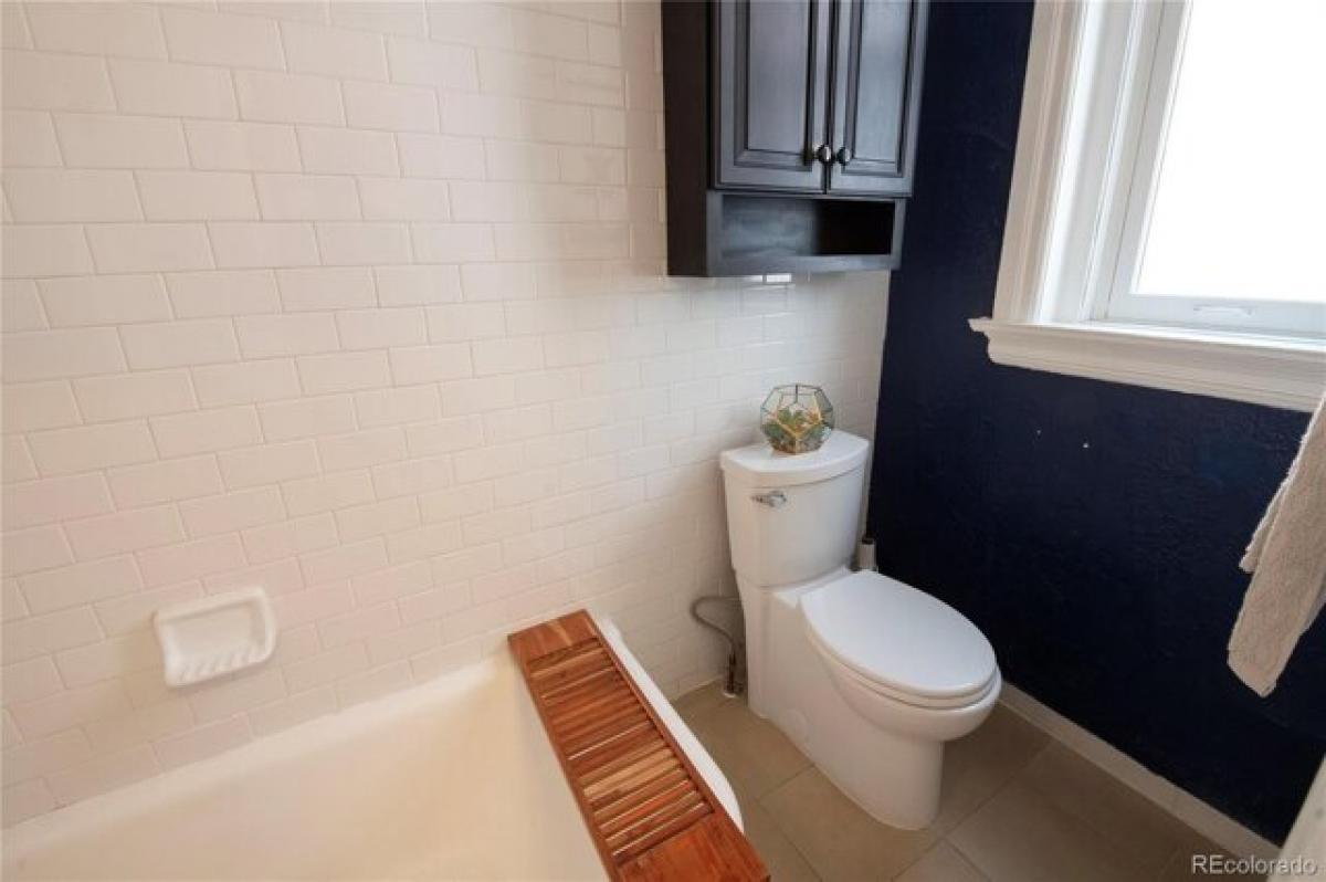 Picture of Home For Sale in Denver, Colorado, United States