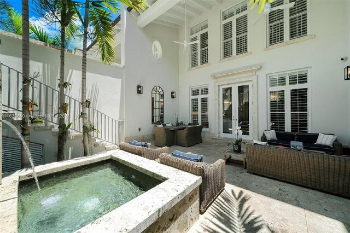 Picture of Home For Sale in Coral Gables, Florida, United States