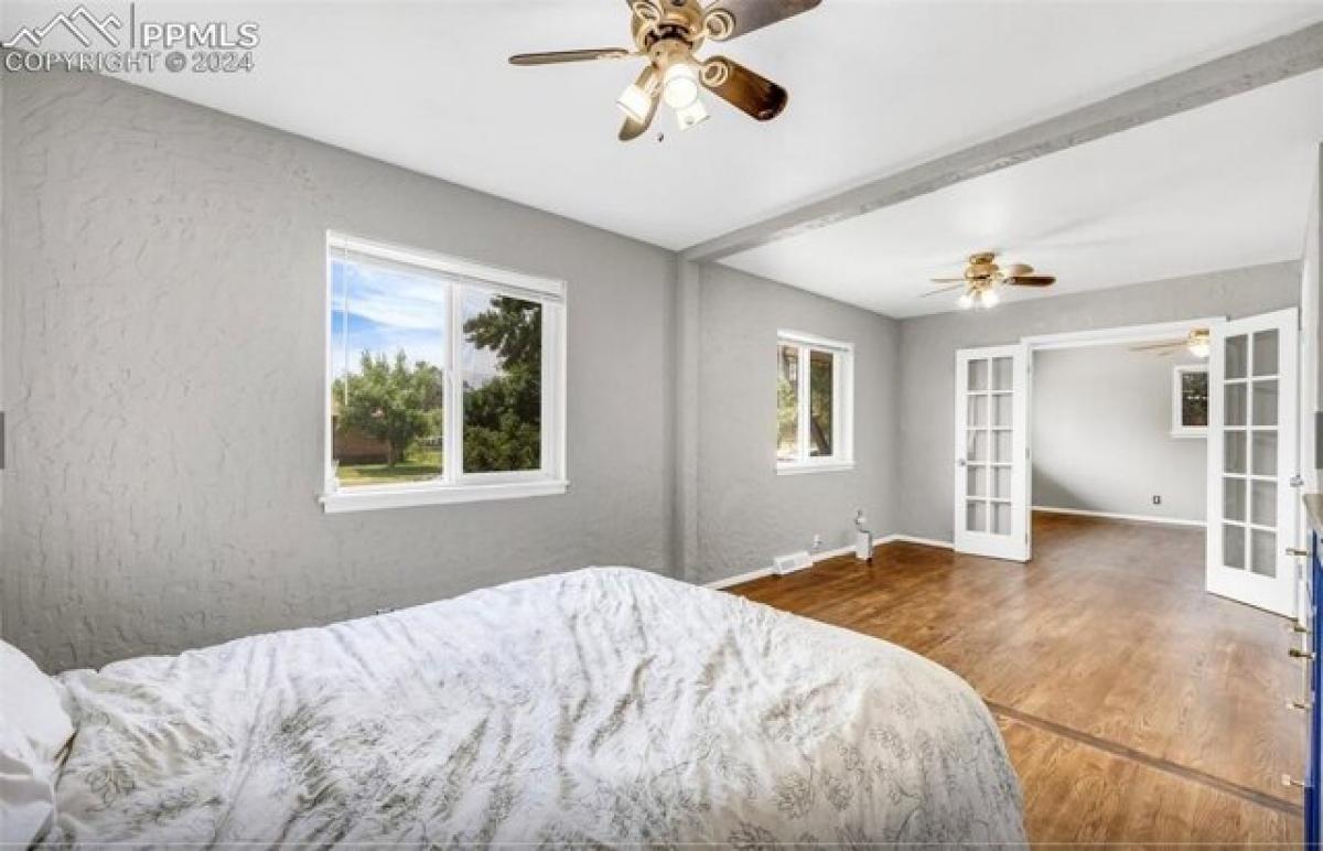 Picture of Home For Sale in Colorado Springs, Colorado, United States