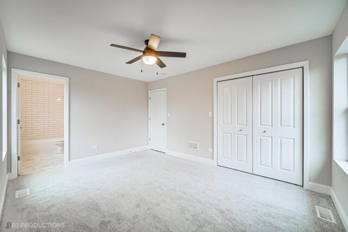 Picture of Home For Sale in Tinley Park, Illinois, United States