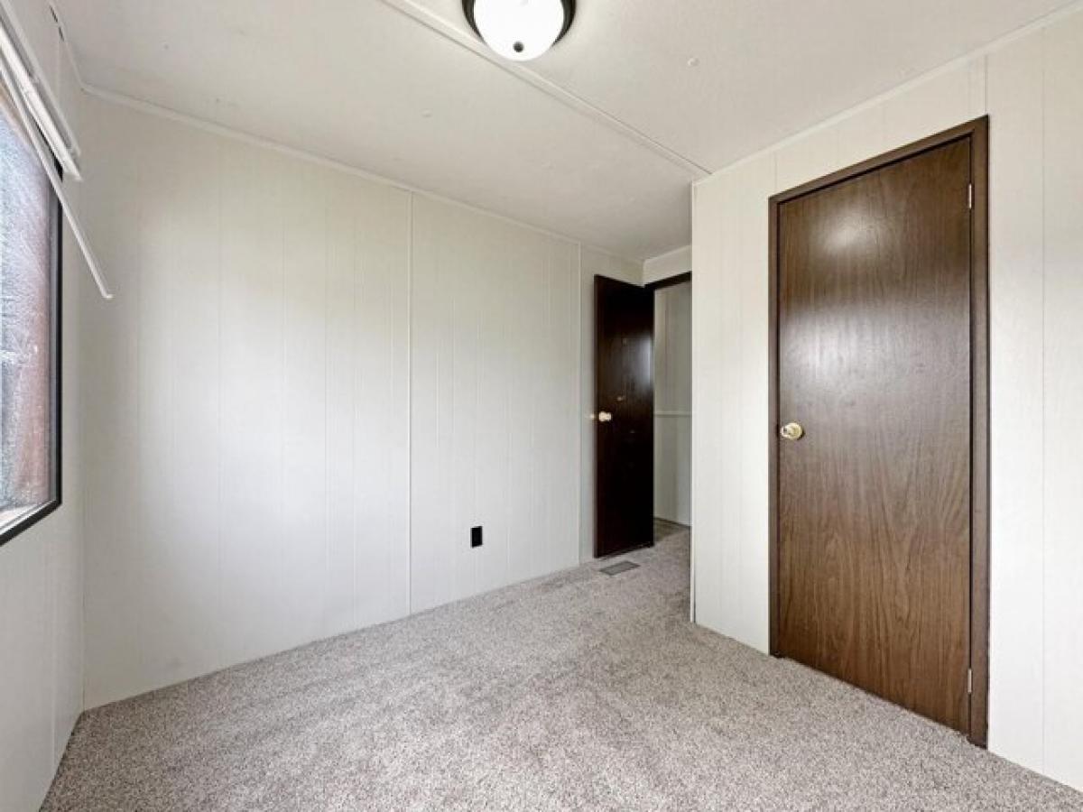 Picture of Home For Sale in Minot, North Dakota, United States