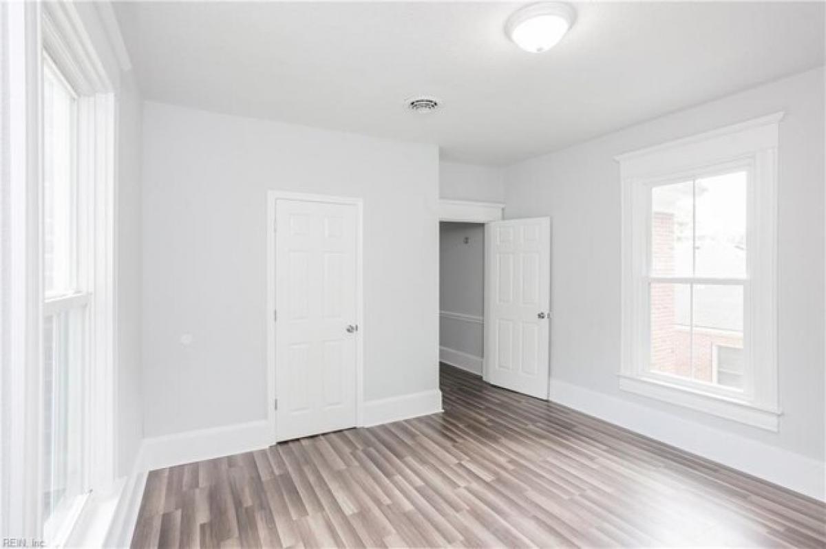 Picture of Home For Sale in Suffolk, Virginia, United States