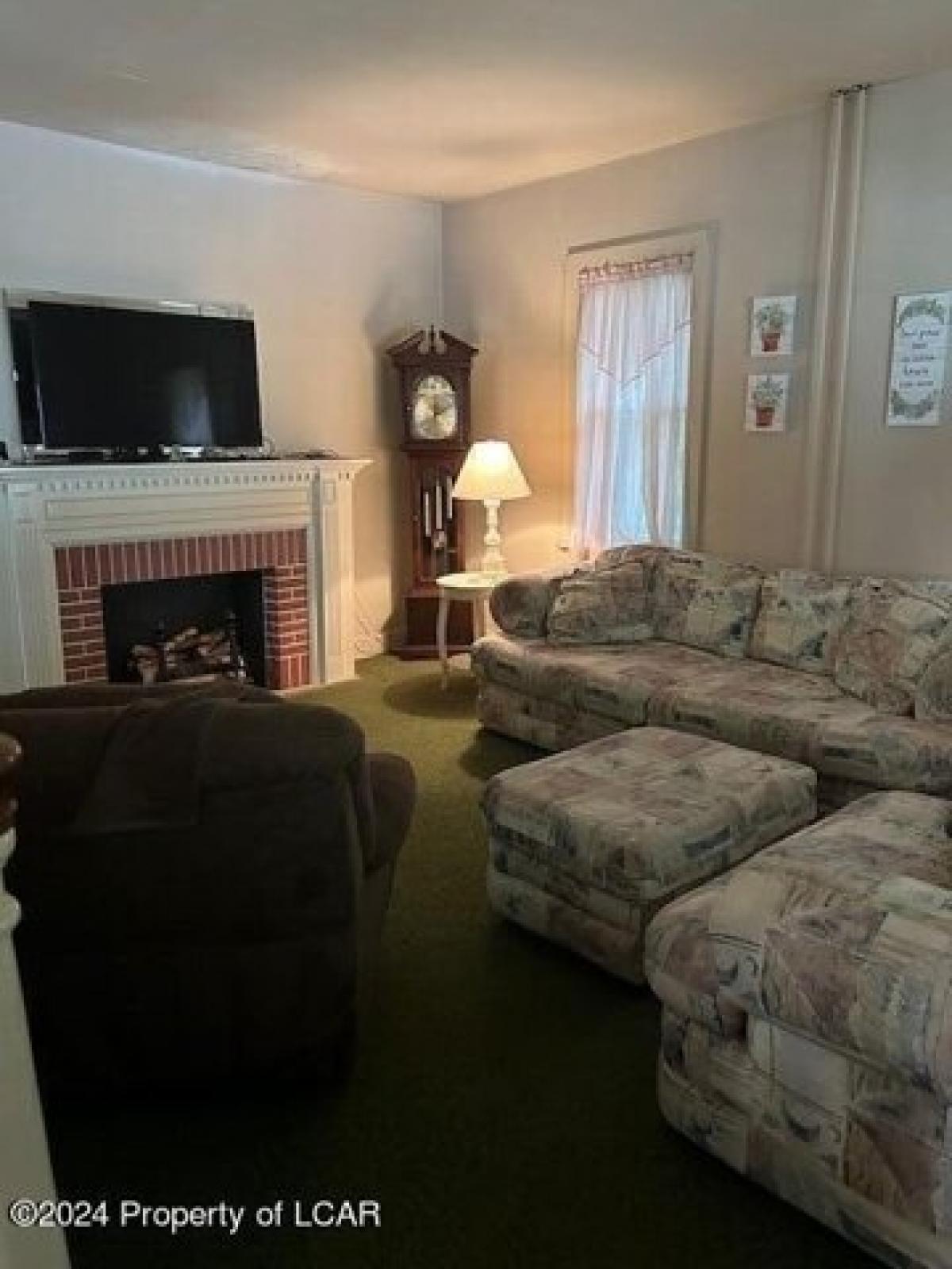 Picture of Home For Sale in Rock Glen, Pennsylvania, United States