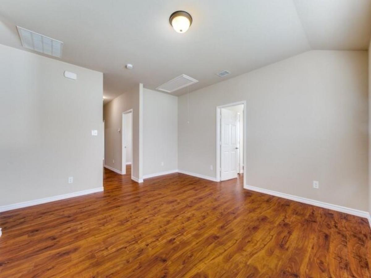 Picture of Home For Sale in Little Elm, Texas, United States