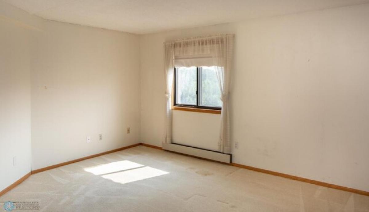 Picture of Home For Sale in Moorhead, Minnesota, United States