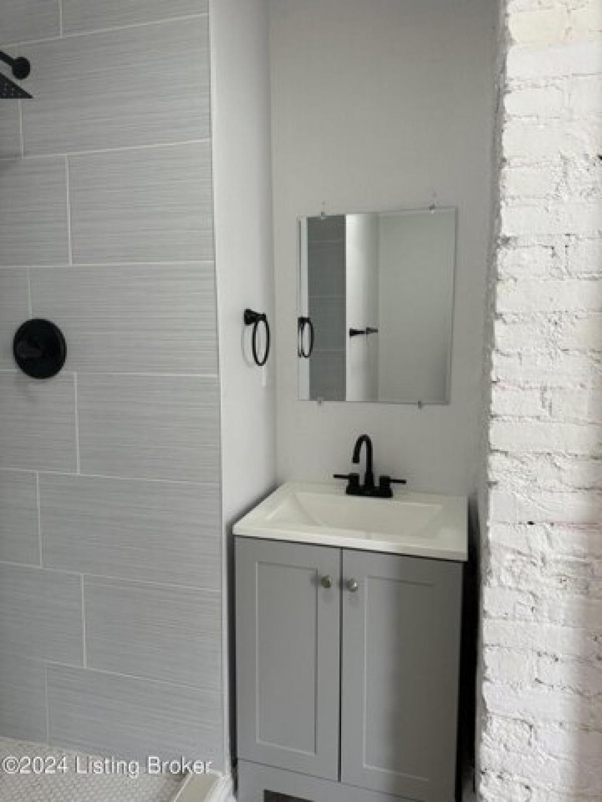 Picture of Home For Sale in Louisville, Kentucky, United States