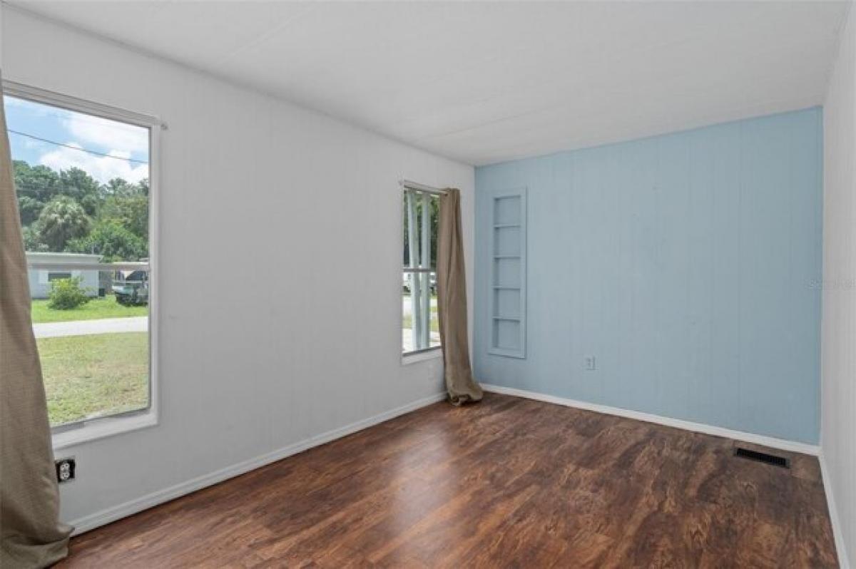 Picture of Home For Sale in Weeki Wachee, Florida, United States