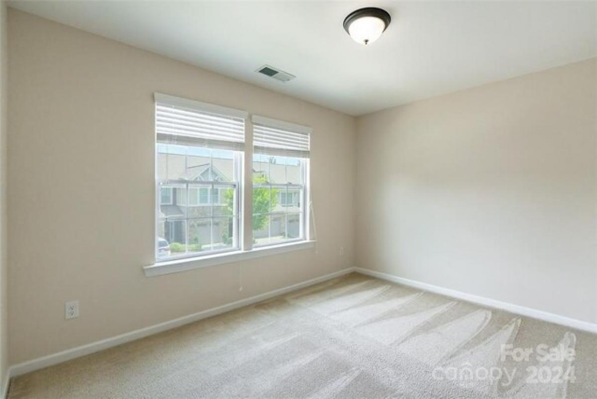 Picture of Home For Sale in Fort Mill, South Carolina, United States