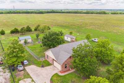 Home For Sale in Palmer, Texas