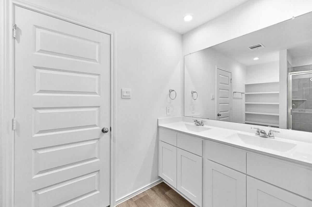 Picture of Home For Sale in Fulshear, Texas, United States