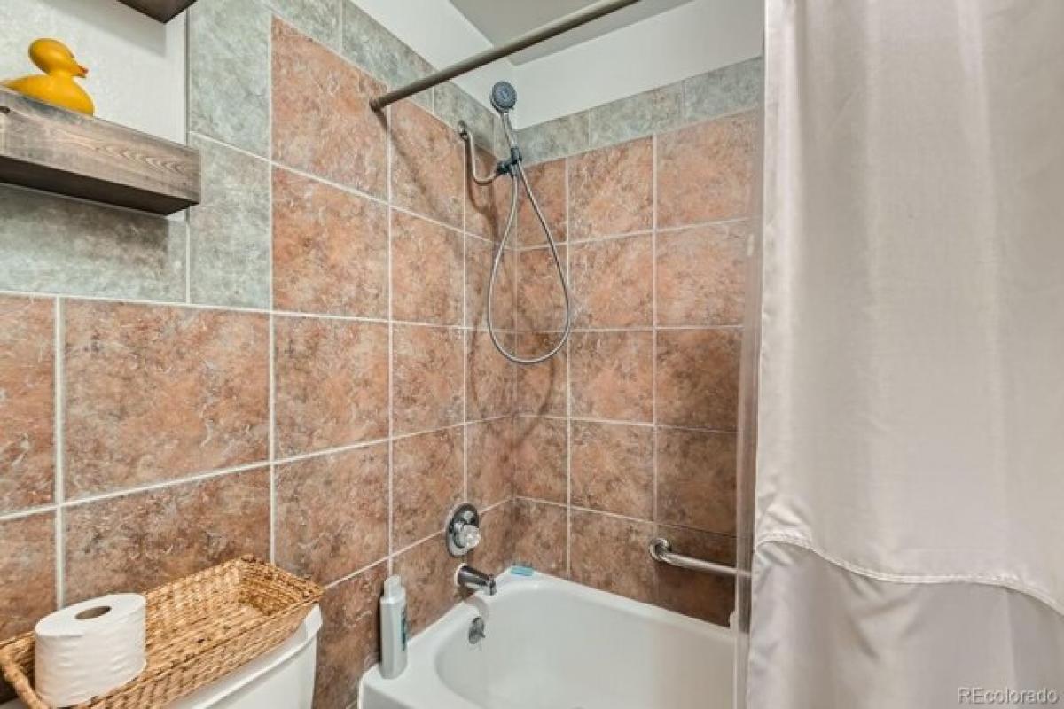 Picture of Home For Sale in Arvada, Colorado, United States