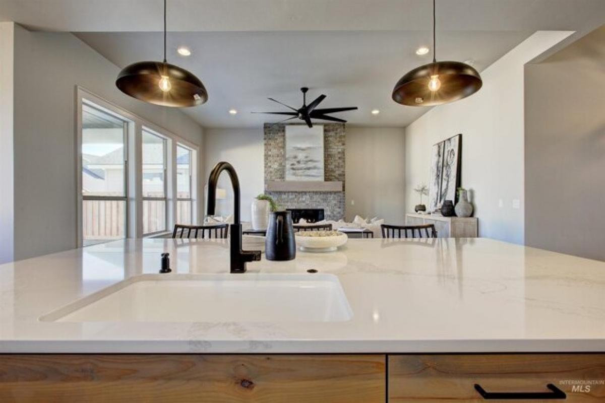 Picture of Home For Sale in Meridian, Idaho, United States