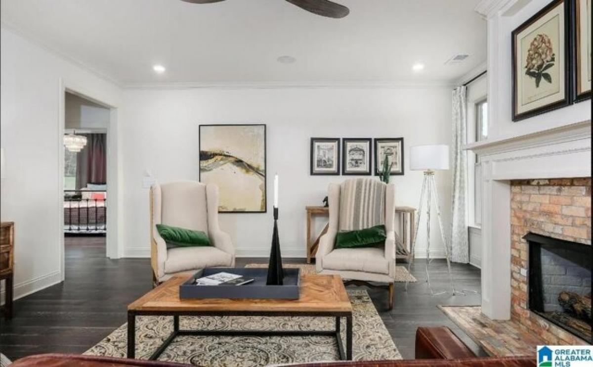 Picture of Home For Sale in Hoover, Alabama, United States