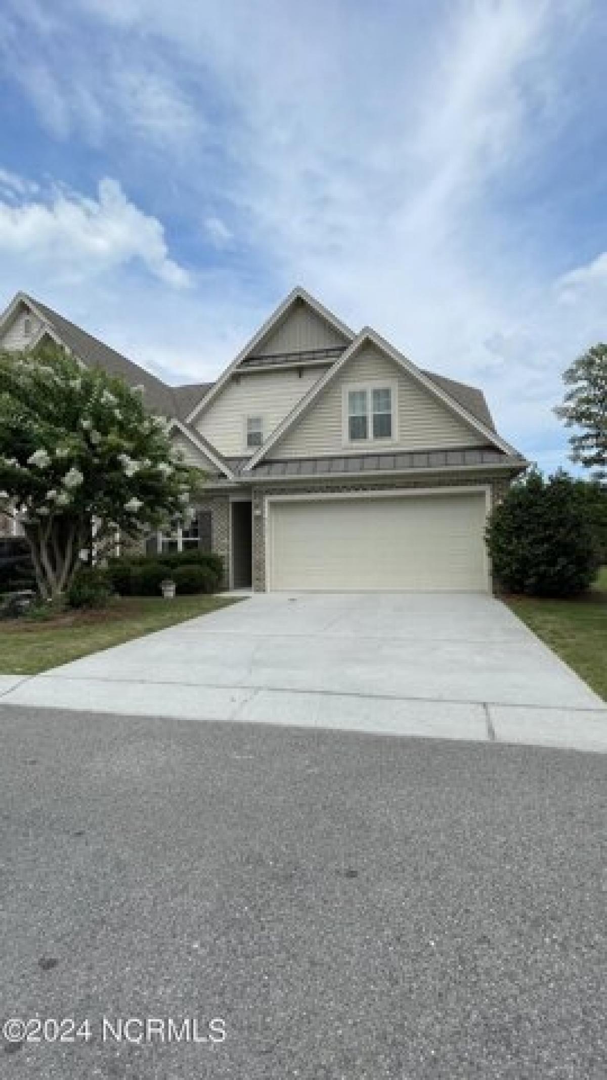 Picture of Home For Sale in Southport, North Carolina, United States