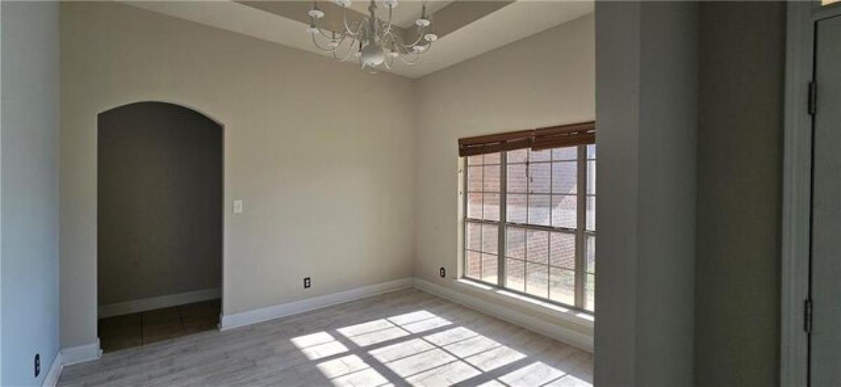 Picture of Home For Sale in Mobile, Alabama, United States