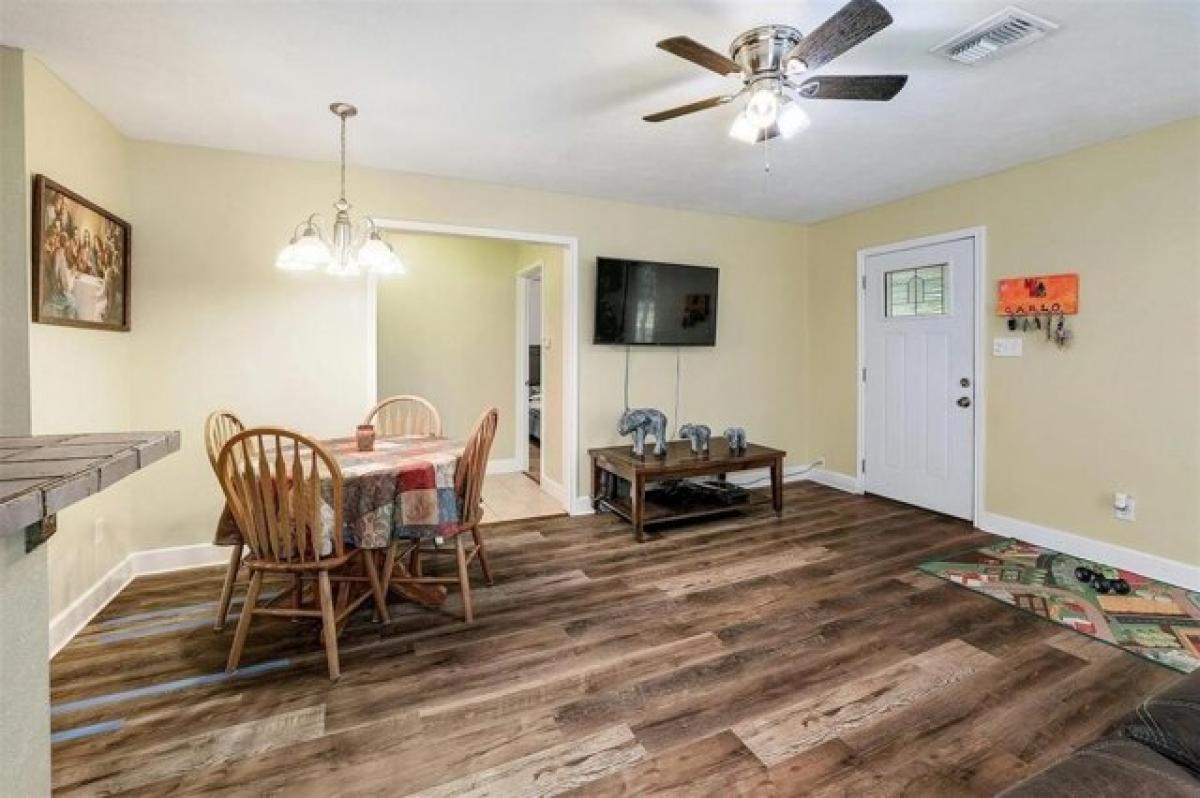 Picture of Home For Sale in Elgin, Texas, United States