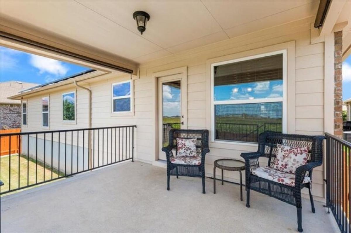 Picture of Home For Sale in Hutto, Texas, United States