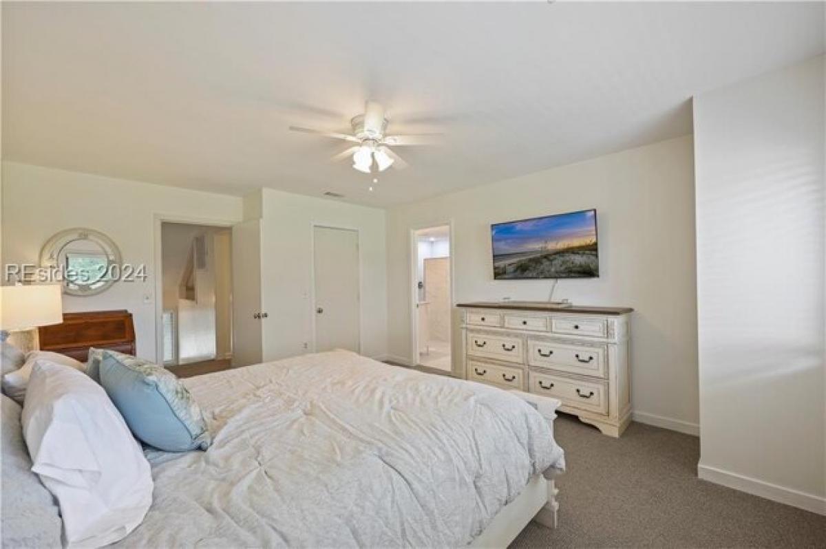 Picture of Home For Sale in Hilton Head Island, South Carolina, United States