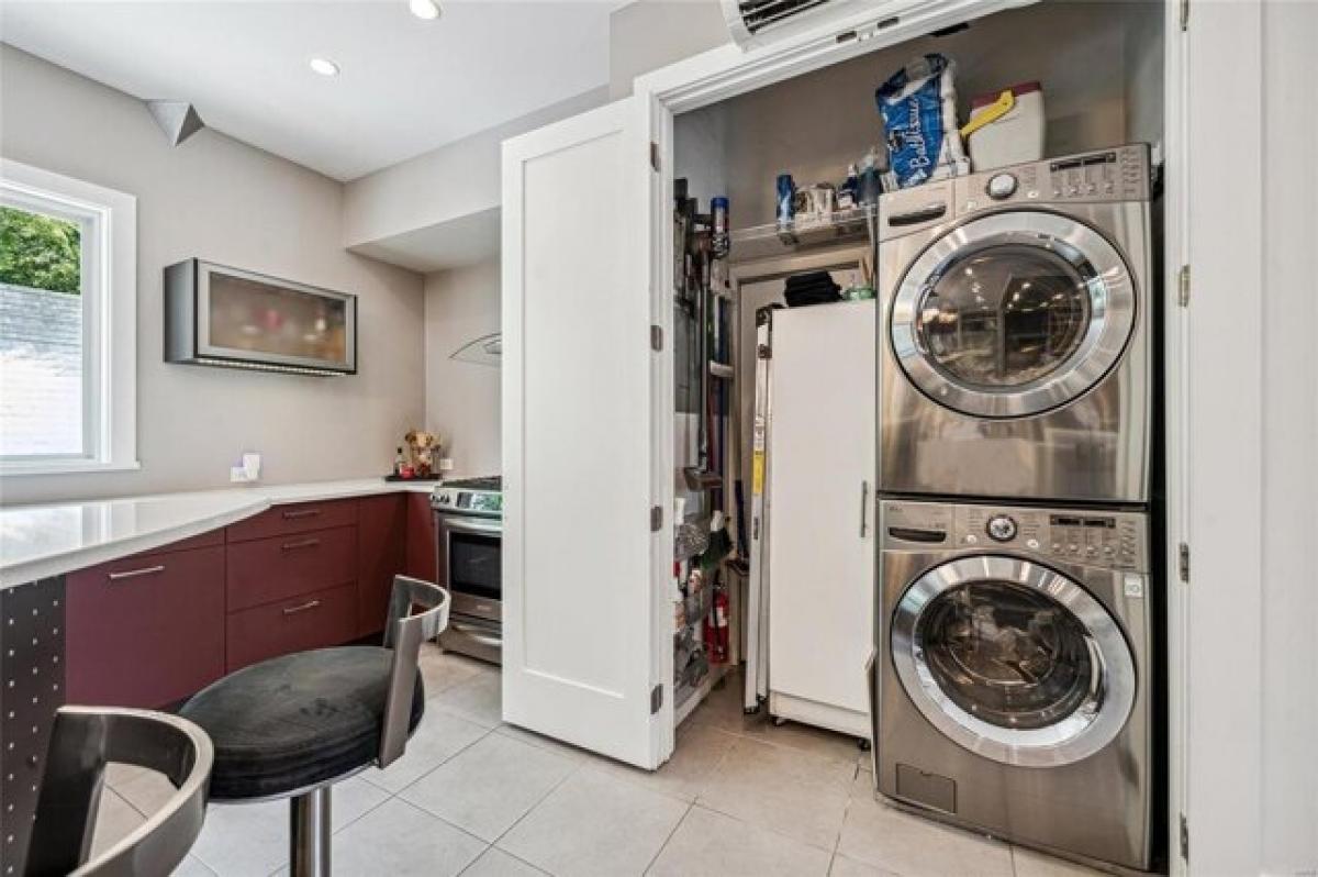 Picture of Home For Sale in Saint Louis, Missouri, United States