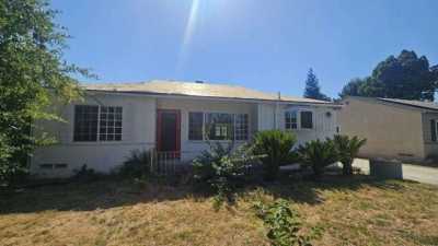 Home For Sale in Van Nuys, California