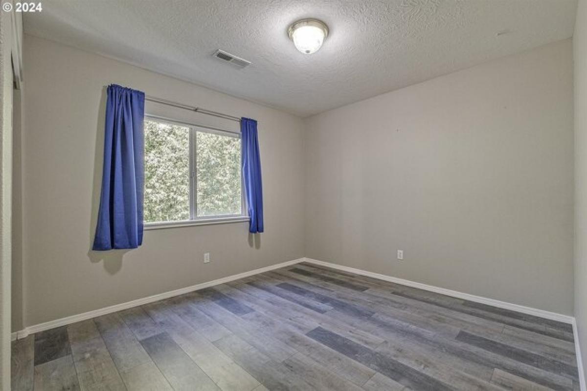 Picture of Home For Sale in Hillsboro, Oregon, United States