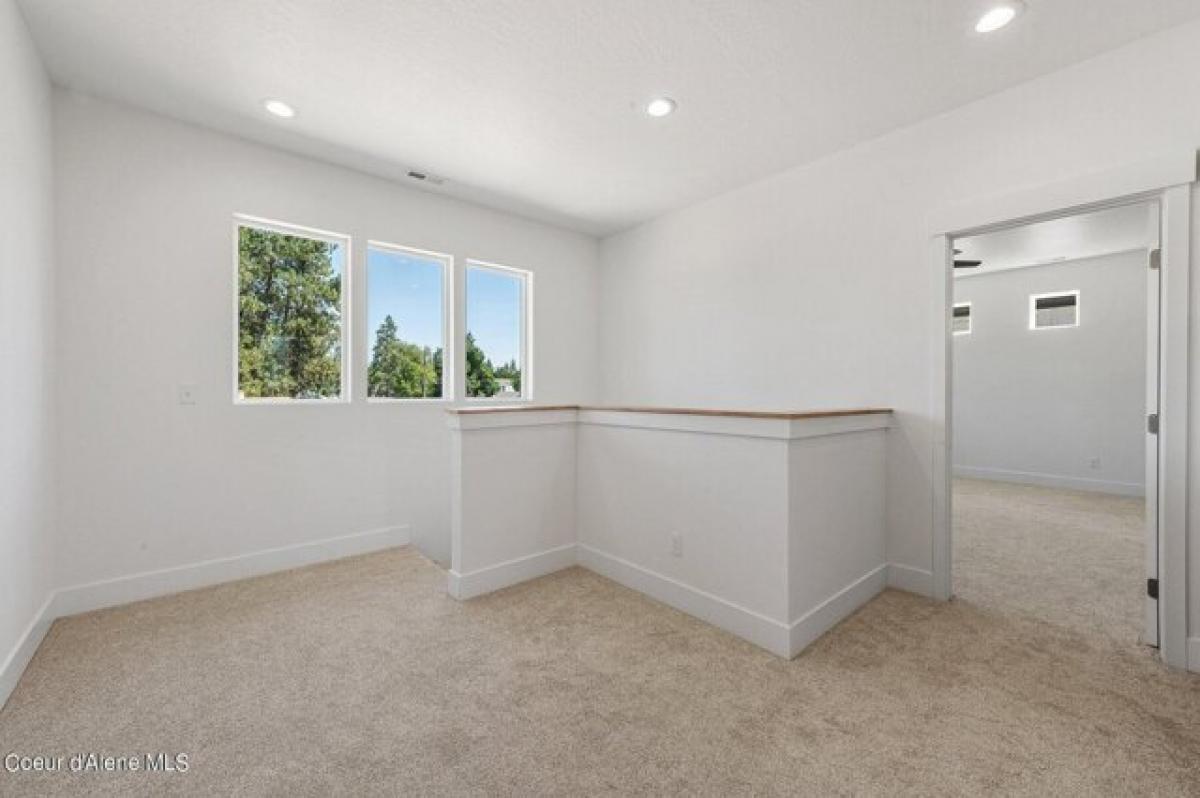 Picture of Home For Sale in Post Falls, Idaho, United States