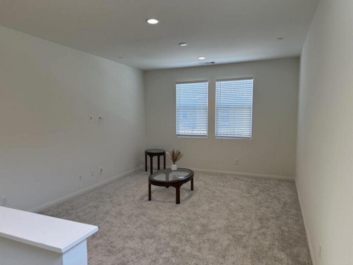 Picture of Home For Sale in Oceanside, California, United States