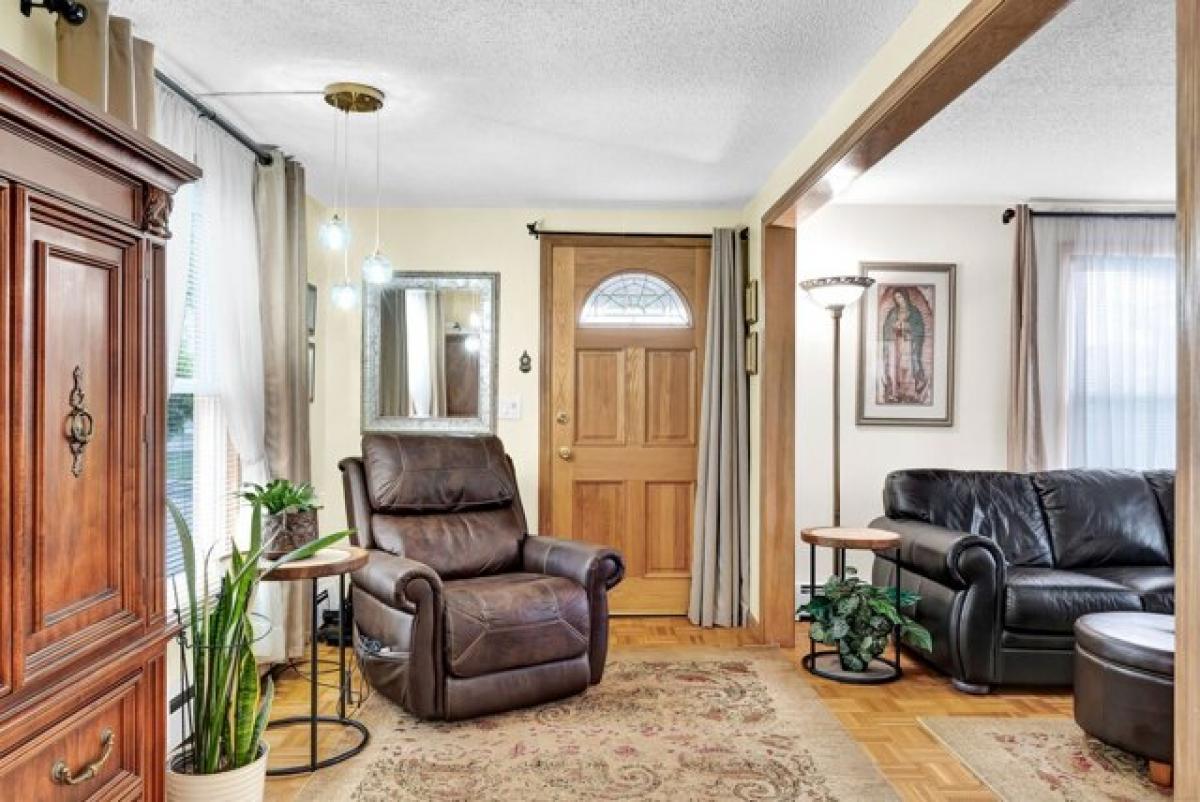 Picture of Home For Sale in New Britain, Connecticut, United States