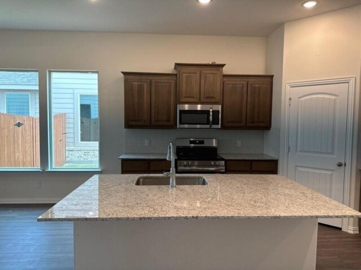 Picture of Home For Sale in Springtown, Texas, United States