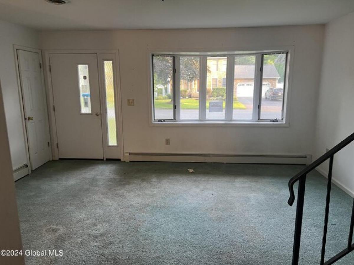 Picture of Home For Sale in Schenectady, New York, United States