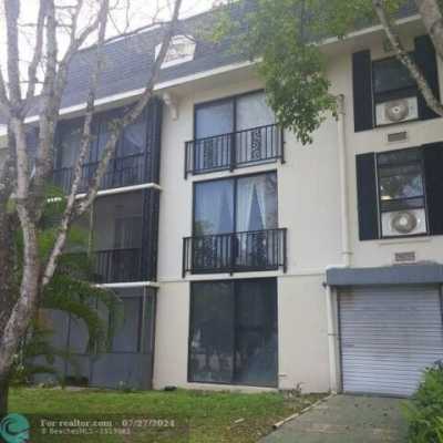 Home For Sale in Lauderhill, Florida