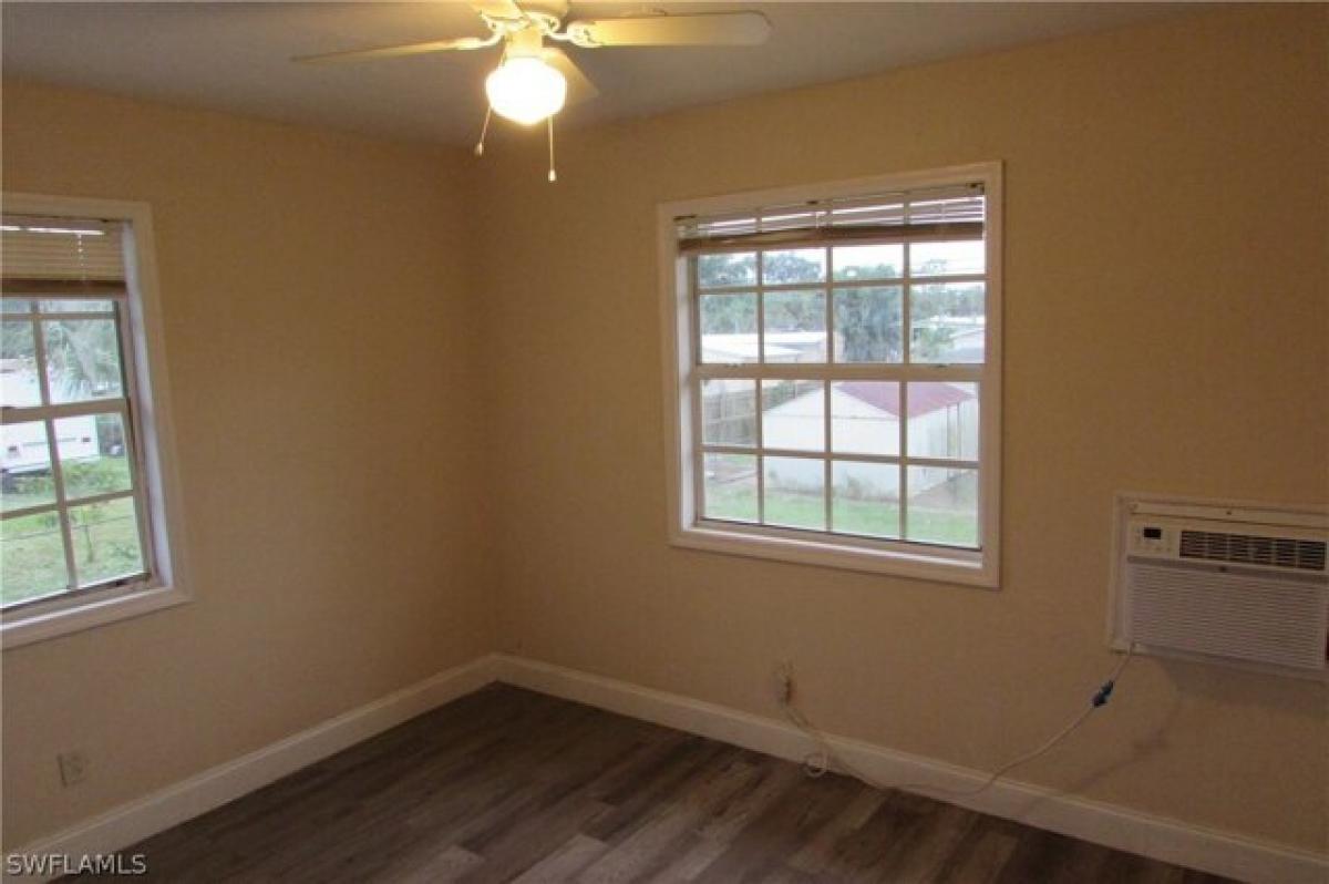 Picture of Home For Sale in North Fort Myers, Florida, United States